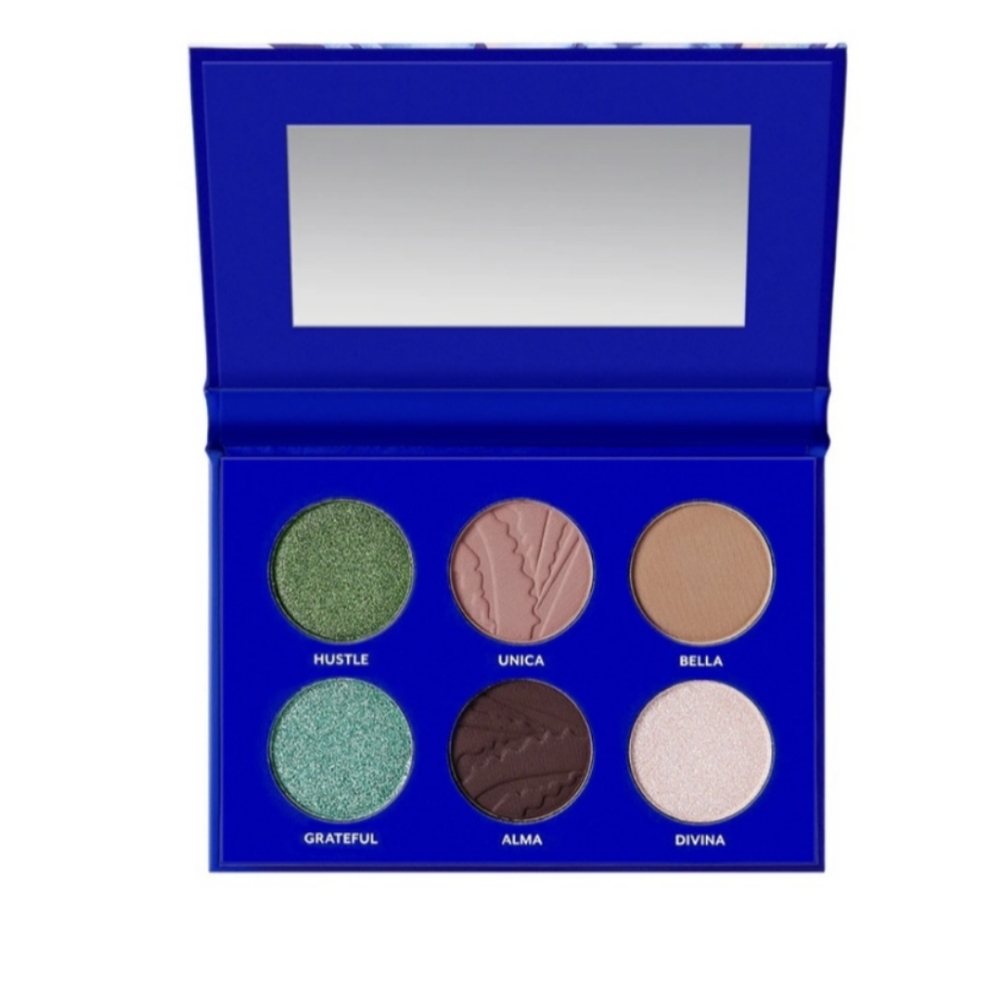 I Am Alma eyeshadow palette